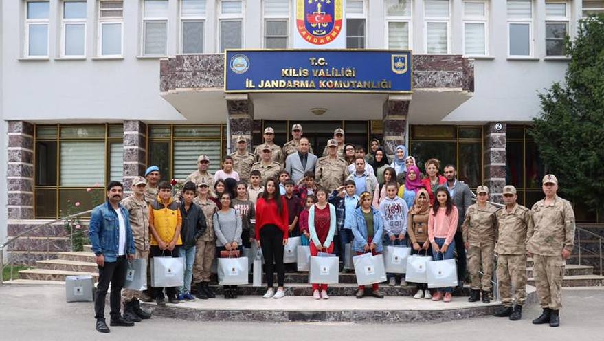 Kilis Jandarma Kimsesiz Çocukları unutmadı