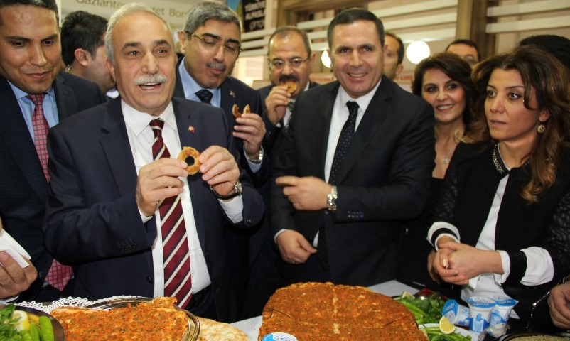 Bakan Fakıbaba'ya GTB standında Gaziantep'in tescilli ürünleri tanıtıldı