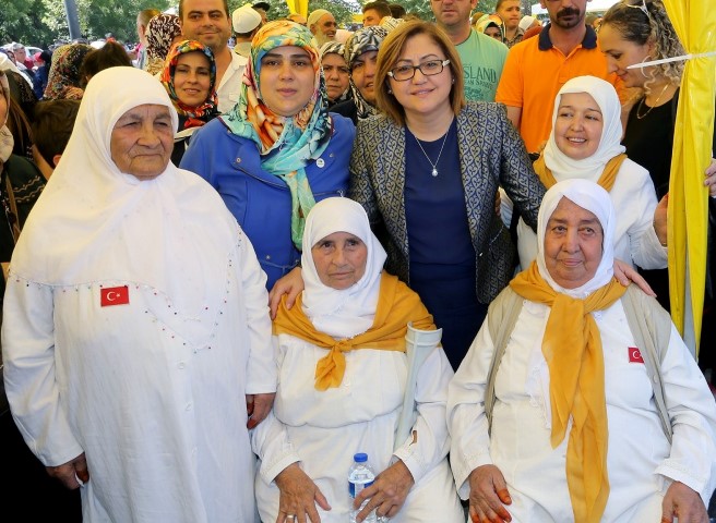 Başkan Şahin, Gaziantep’ten Hacı Adaylarını Uğurladı