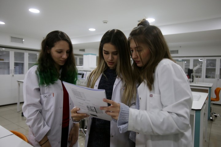Üsküdar Üniversitesi Sağlık Bilimleri Fakültesi çalışmalarını sürdürüyor