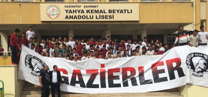 Gazierler Taraftarlar Derneği Yahya Kemal Bayatlı Lisesi öğrencileriyle buluştu