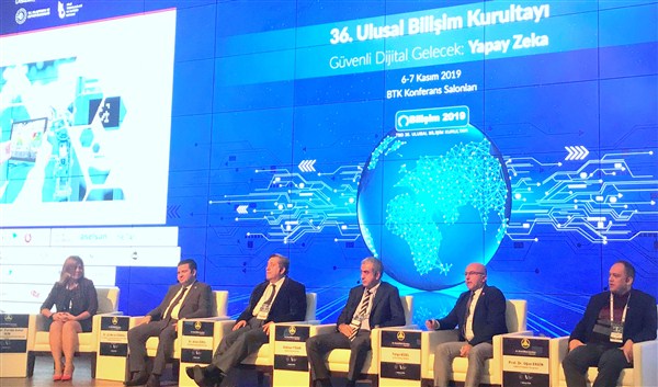 Bilişim Teknolojileri Ankara'da masaya yatırıldı