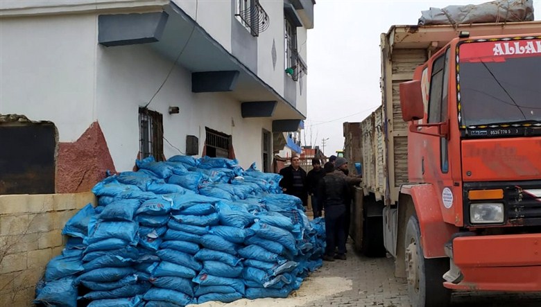 Büyükşehir Zabıta ekipleri 22 ton kaçak kömür ele geçirdi