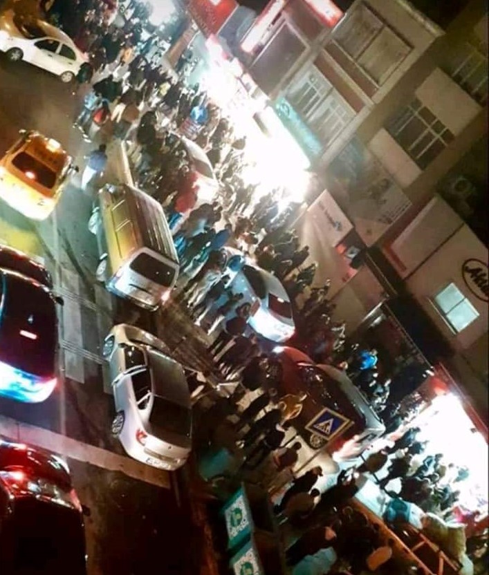 2 günlük Sokağa çıkma yasağının açıklanmasının ardından vatandaşlar sokağa döküldü