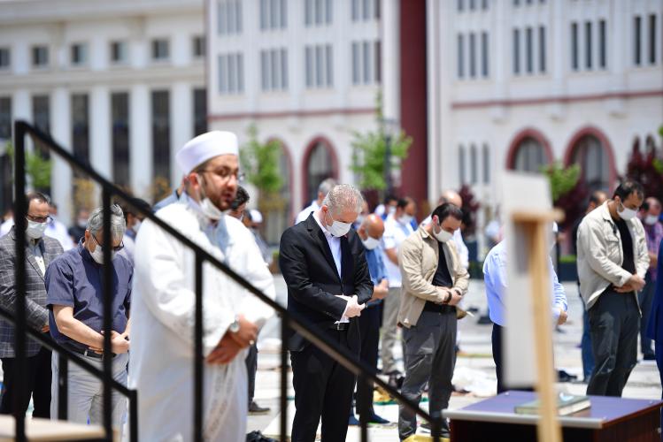 Gaziantep’te uzun bir aradan sonra ilk Cuma Namazı kılındı