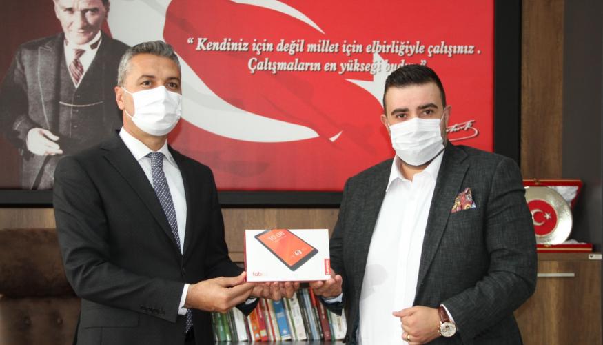 Faruk Eruslu’dan “Askıda Tablet Kampanyası’na destek