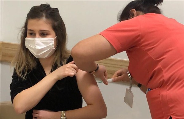 Koronavirüs aşısı Sağlık Çalışanları için ANKA’da uygulanmaya başlandı