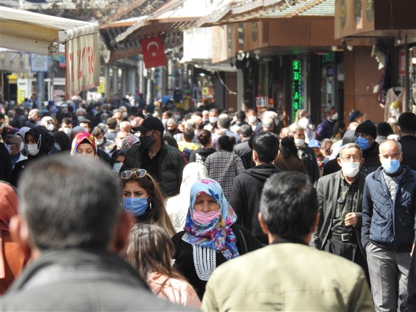 Gaziantep’te Vaka Sayısı Artıyor Çarşıda Yoğunluk Azalmıyor