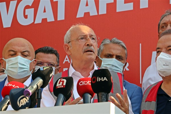 Kılıçdaroğlu: “Yangın söndürme helikopterleri yangını büyütüyor”