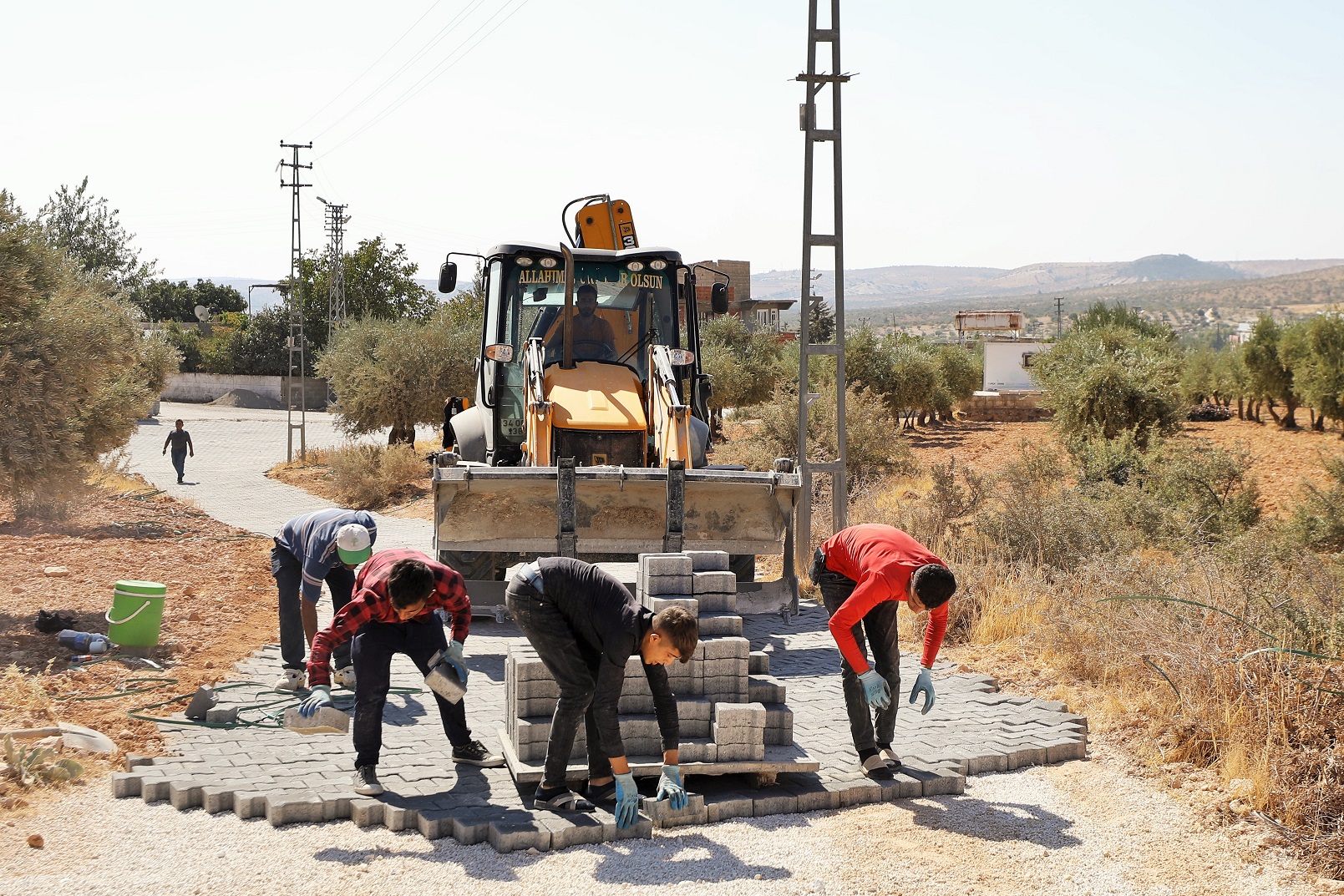 Aşağı Arıl Mahallesi'nde Kilitli Parke Taşı Çalışmaları Başladı