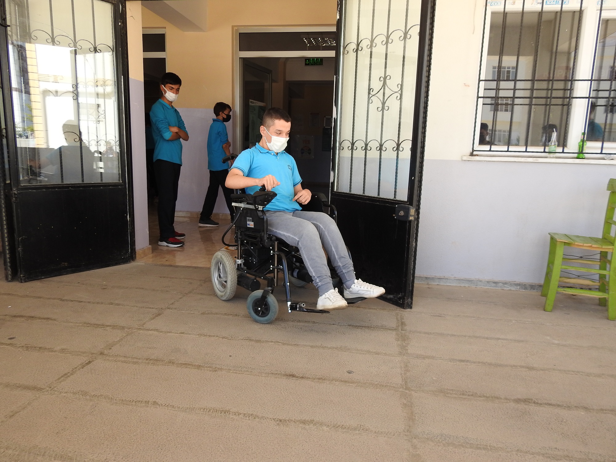 Başkan Şahin, Engelli Bireyin Akülü Sandalye İsteğine Kayıtsız Kalmadı