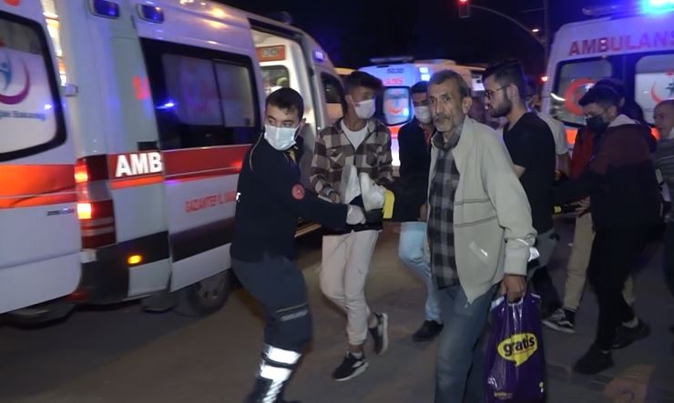 Halk otobüsü belediye otobüsüne çarptı: 9 yaralı