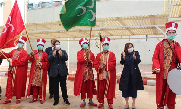 Bakan Derya Yanık'a mehterli karşılama