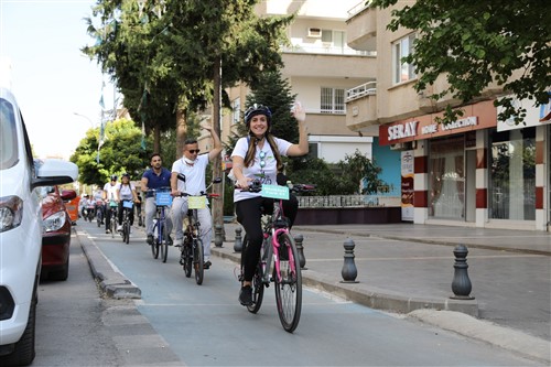 Büyükşehir bisikletli ulaşım farkındalık turu düzenledi