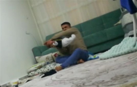 Gaziantep'te 1 Aylık Bebek Babası tarafından acımasızca dövüldü Gaziantep'te 1 Aylık Bebek Babası tarafından acımasızca dövüldü