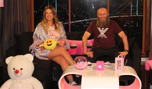 Pembe Pijama'da İtiraf Gecesi