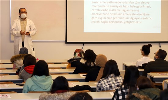 Üniversite'ye hazırlanan öğrenciler SANKO Üniversitesi'nde