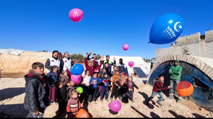 Hayrat İnsani Yardım Derneği Suriye'de çocuklarla buluştu