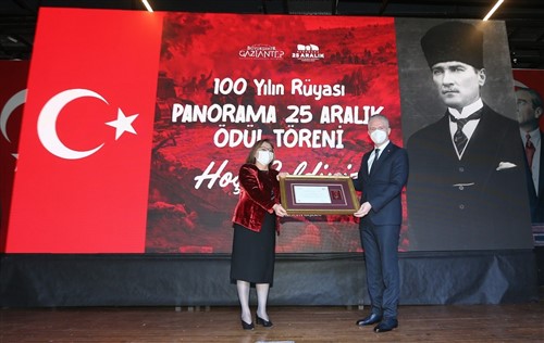 100 Yılın Rüyası Panorama 25 Aralık Ödül Töreni