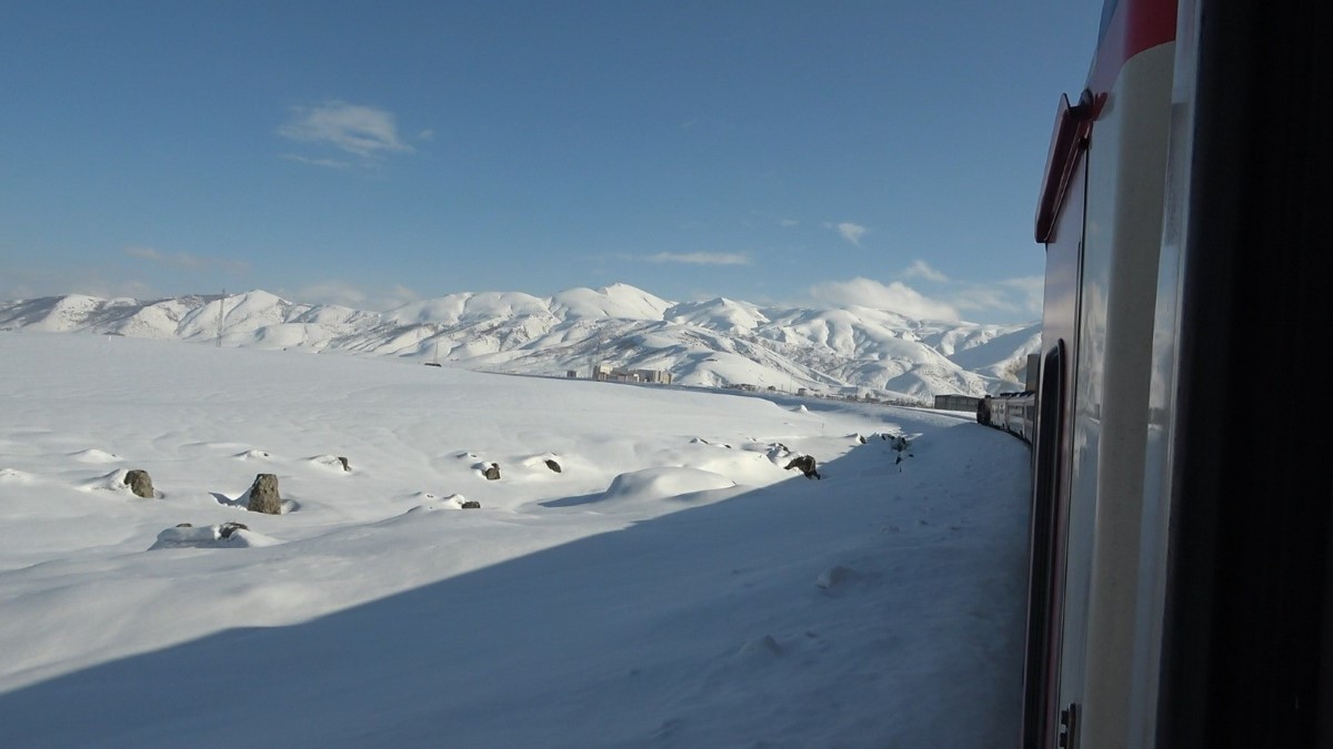Ulaşımda alternatif çözüm Vangölü Ekspresi Ulaşımda alternatif çözüm Vangölü Ekspresi