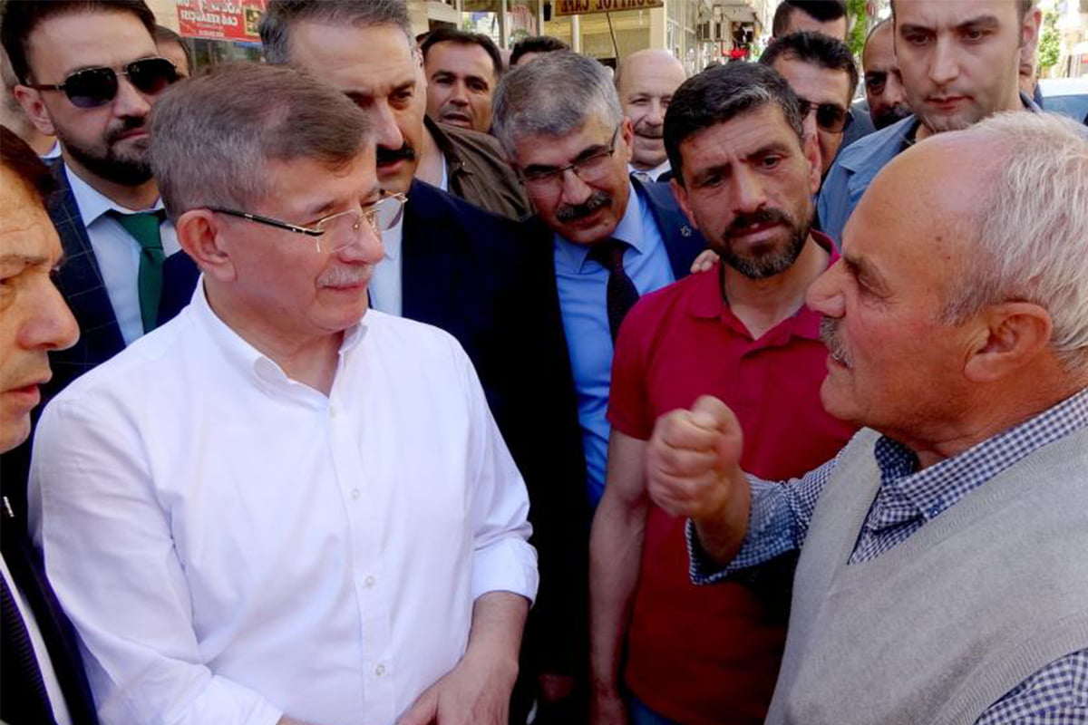 Davutoğlu ’na Adıyaman'da 'HDP' ve 'CHP ’ tepkisi