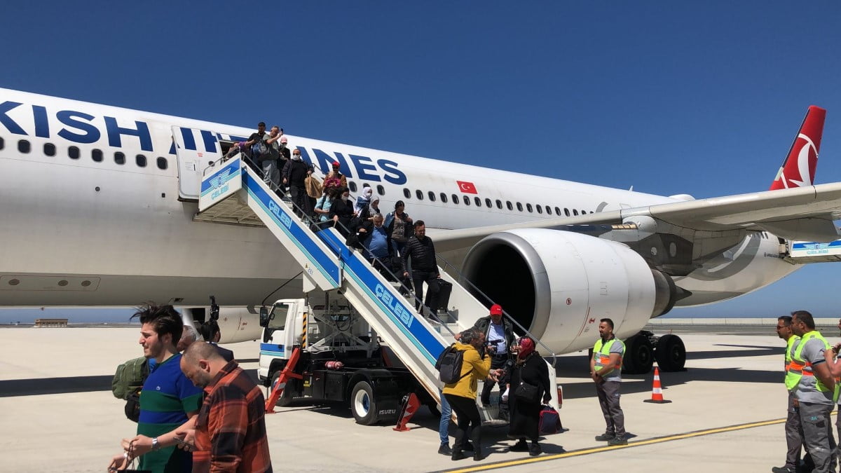 Rize-Artvin Havalimanı ’na ilk yolcu uçağı indi