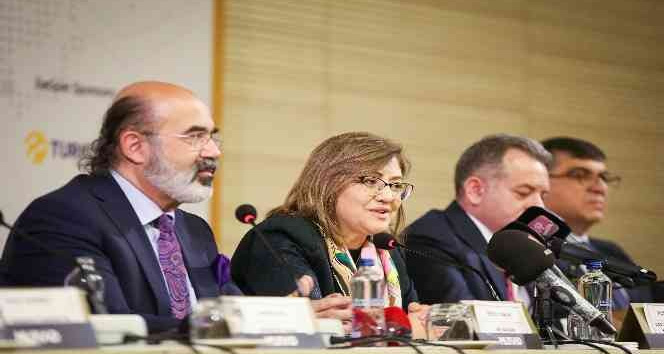 Şahin Uluslararası İş Formu Basın Toplantısı'nda konuştu Şahin Uluslararası İş Formu Basın Toplantısı’nda konuştu