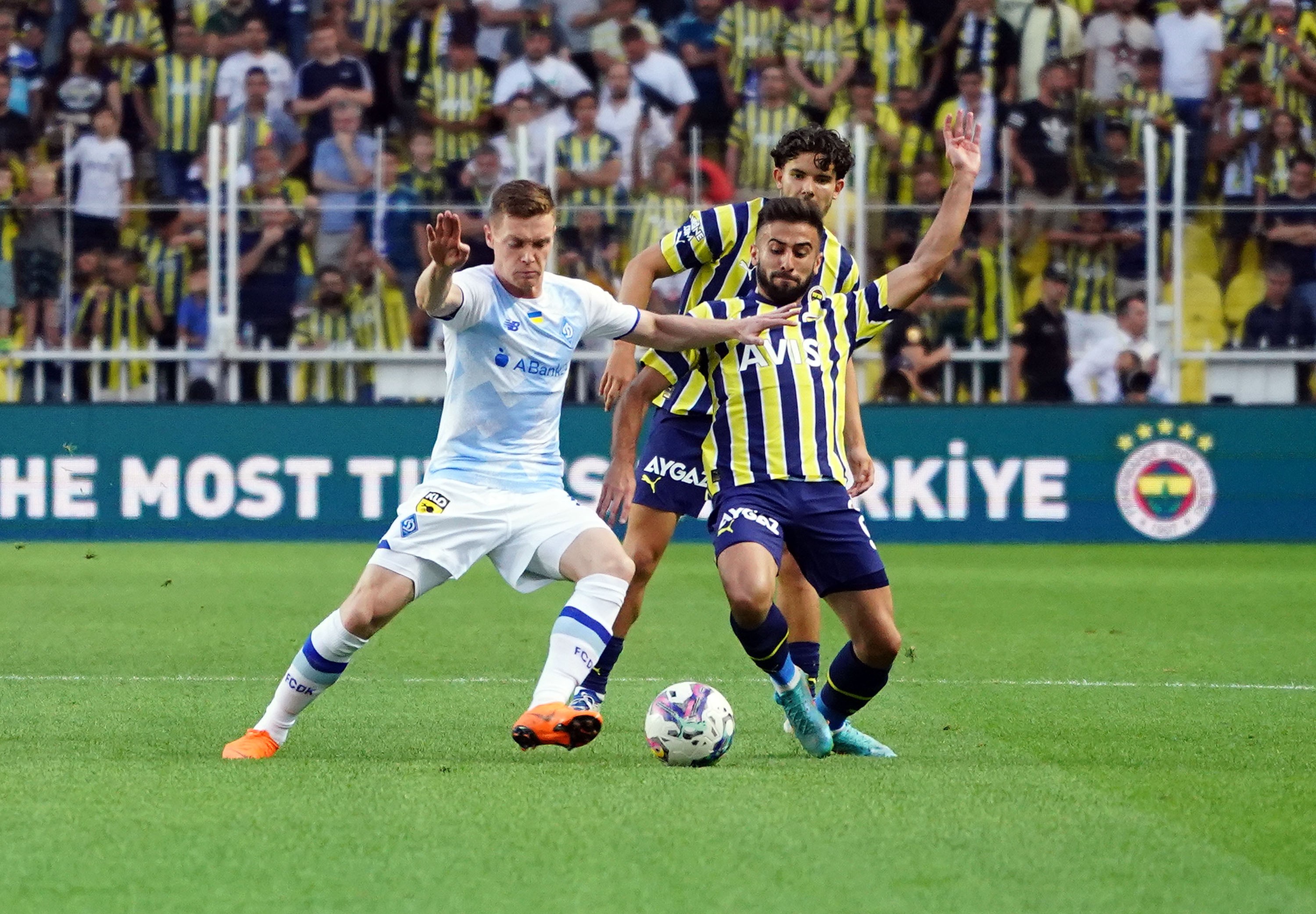 Fenerbahçe Şampiyonlar Ligi'ne erken havlu attı