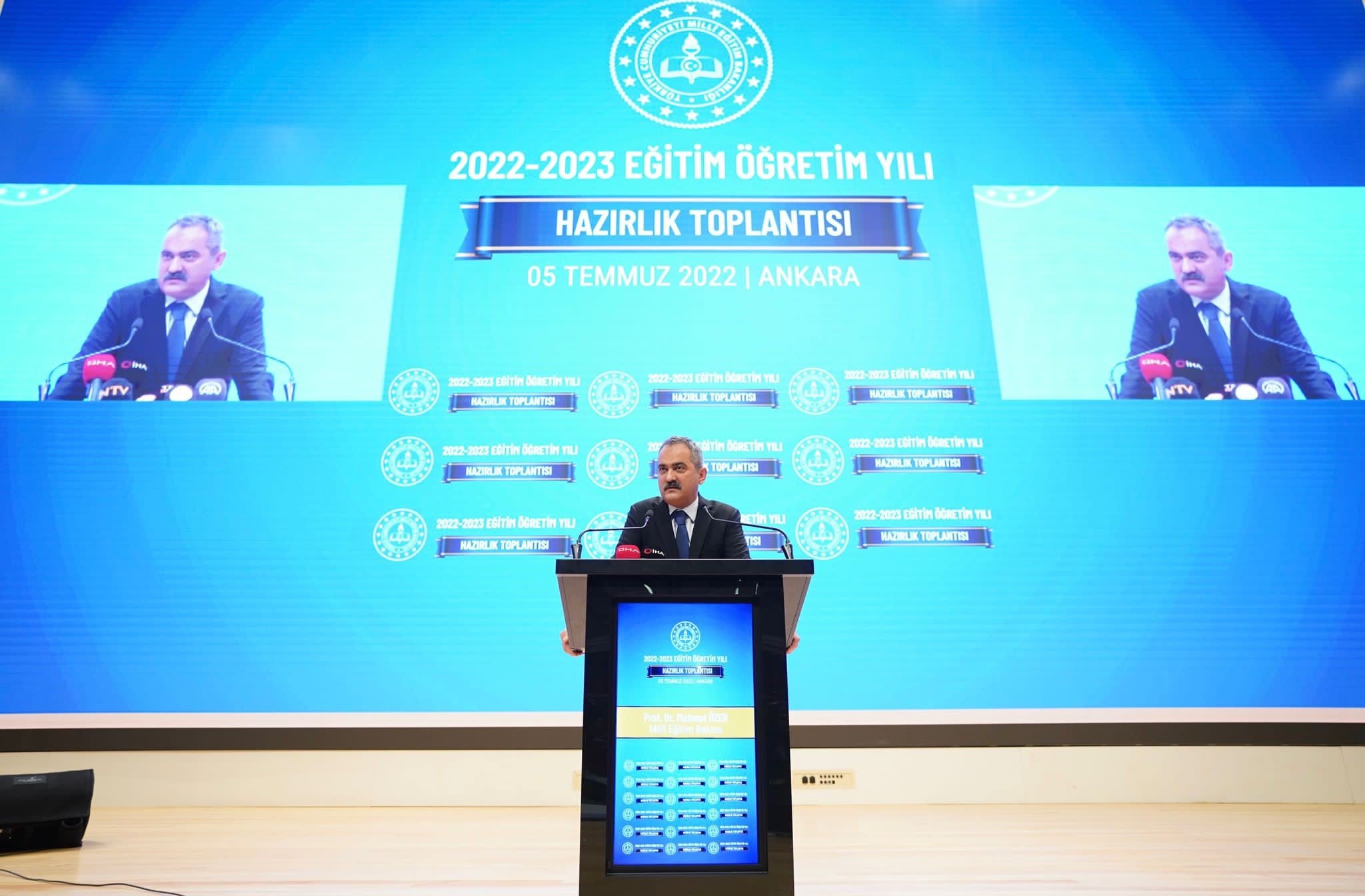 Milli Eğitim Bakanı Özer: '700 milyonluk yatırıma start veriyoruz'