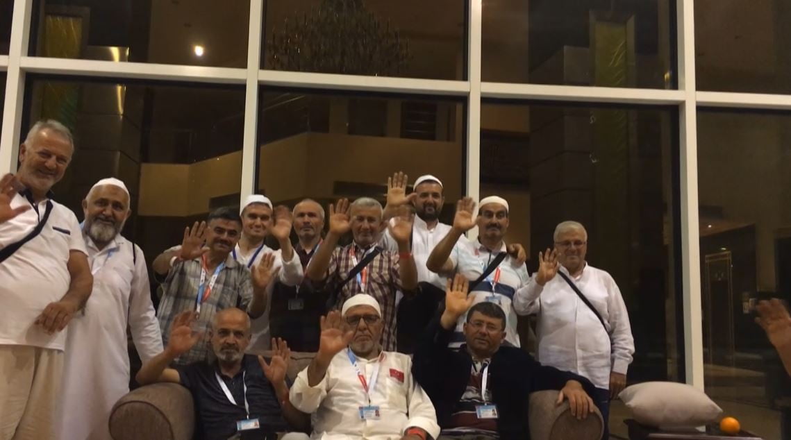 Türkiye ’nin en küçük ve en yaşlı hacı adayları kutsal topraklarda