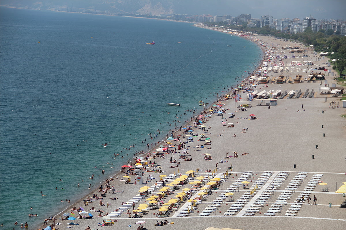 Antalya ’ya hava yoluyla gelen turist sayısı 7 milyonu geçti