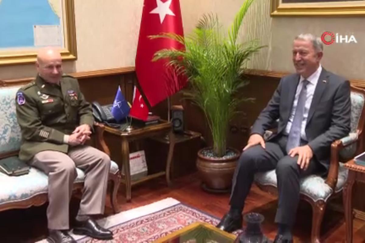 Bakan Akar, NATO Avrupa Müttefik Yüksek Komutanı Cavoli'yi kabul etti