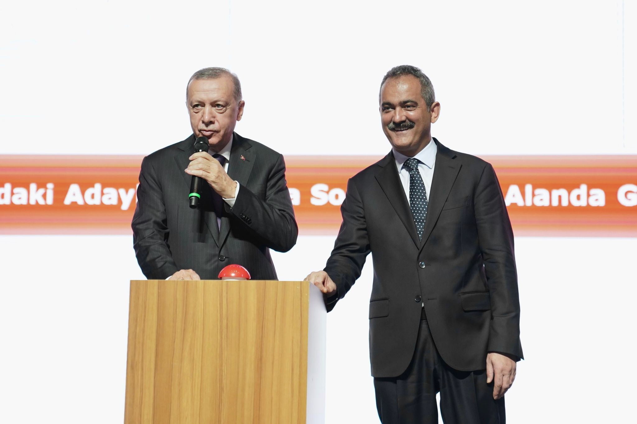 Cumhurbaşkanı Erdoğan: 'Eğitimi siyasete meze yapmak doğru yaklaşım değildir'