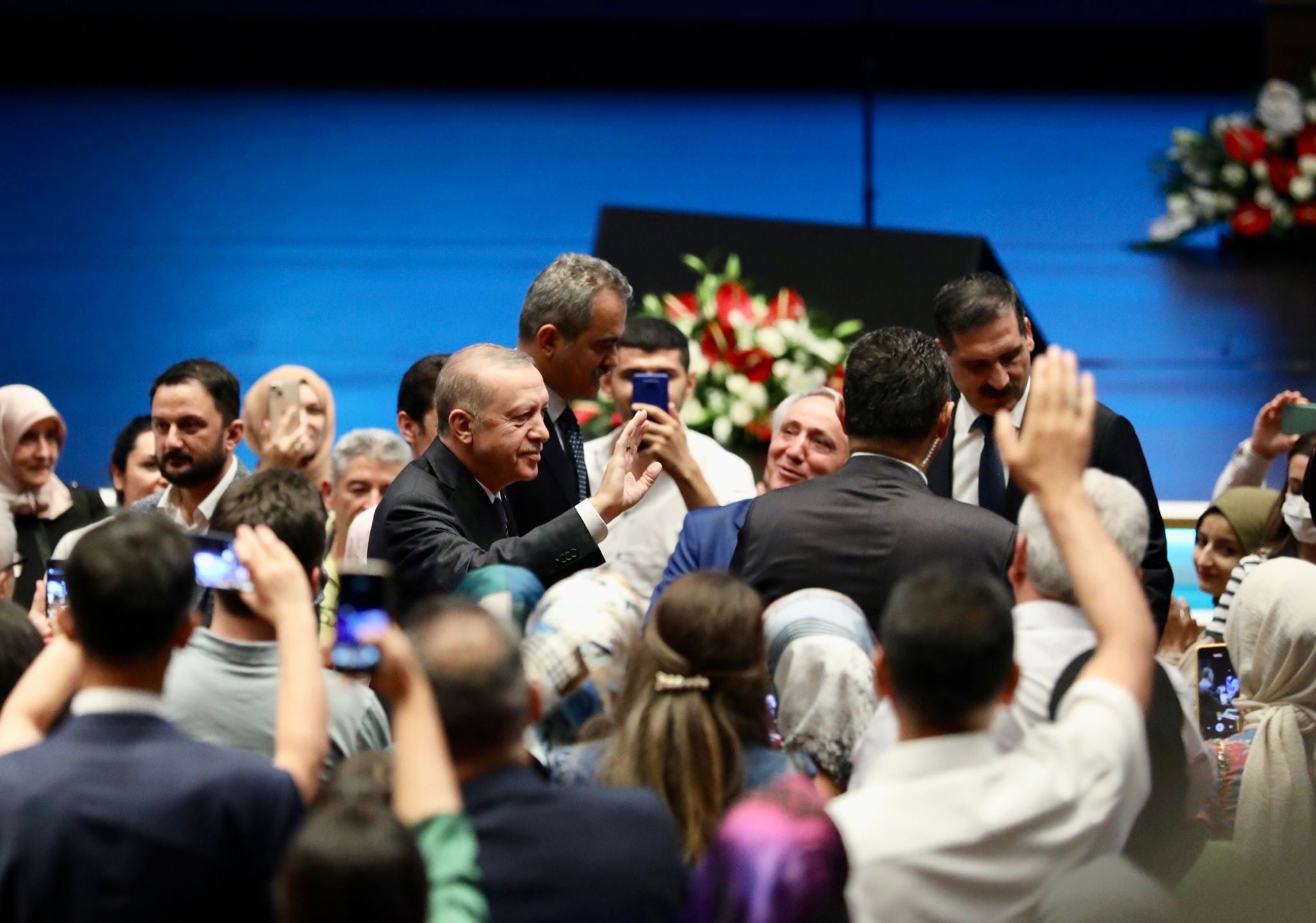 Cumhurbaşkanı Erdoğan: 'Eğitimi siyasete meze yapmak doğru yaklaşım değildir'