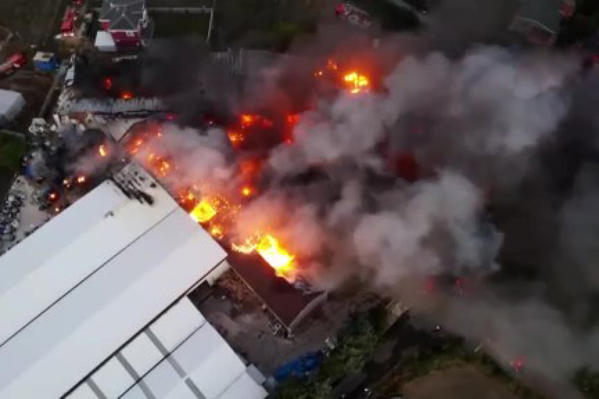 Silivri'de Elektronik Eşya Üreten Fabrikada Yangın