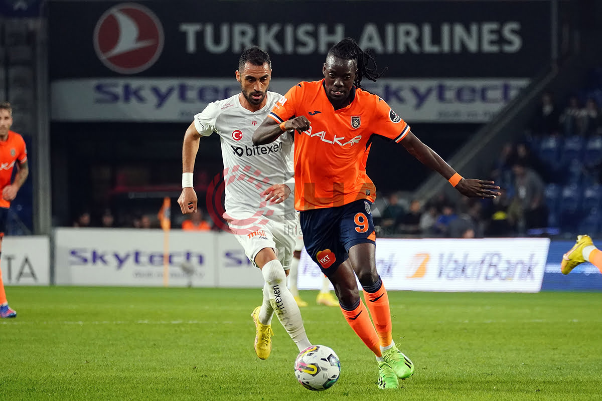 Başakşehir Sivasspor'a 2-0 mağlup oldu!