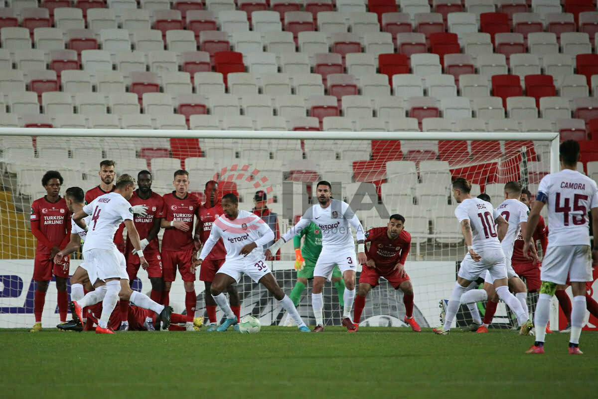 Sivasspor, Cluj karşısında şov yaptı! Gruptan çıkmayı garantiledi