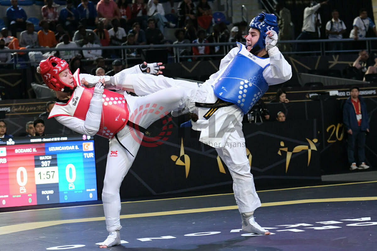 Dünya Taekwondo Şampiyonası'nda 2 milli sporcu madalya mücadelesi verecek