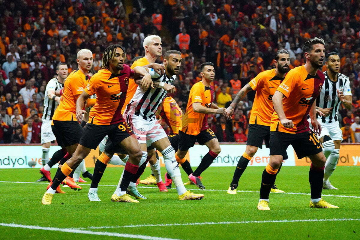 Galatasaray derbide Beşiktaş'ı Icardi ile yıktı!