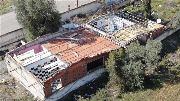 İzmir'de ilginç olay: Ev çalındı