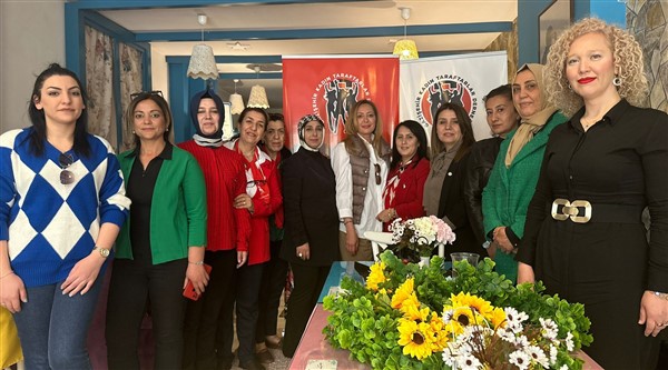 Gazişehir Kadın Taraftarlar Derneği Üyelerinden, 3 ayrı partiden 3 kadın aday adayı