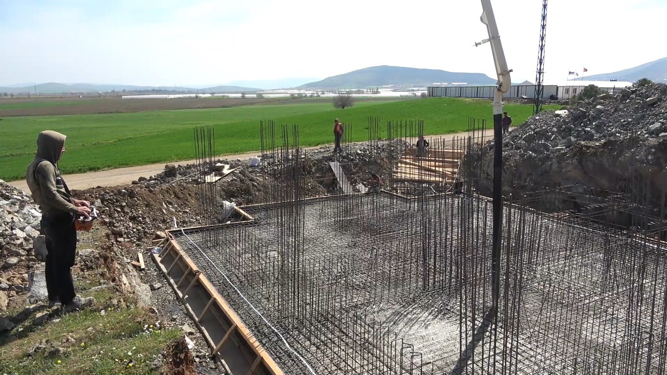 Temeller atıldı, köy evleri inşa ediliyor Temeller atıldı, köy evleri inşa ediliyor