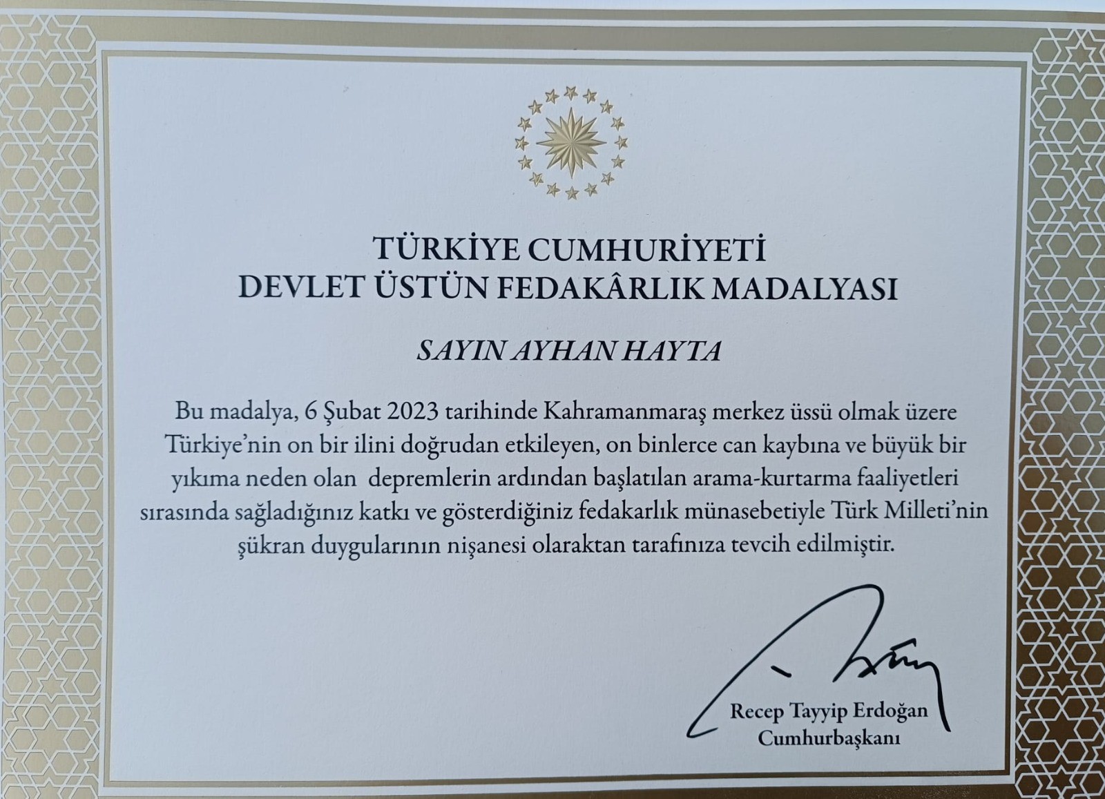 Ümraniye Belediyesi Sivil Savunma Arama Kurtarma Ekibi ’ne Devlet Üstün Fedakârlık Madalyası