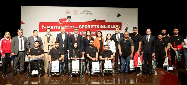 Gaziantep'te 19 branşta 742 genç sporcuya ödül