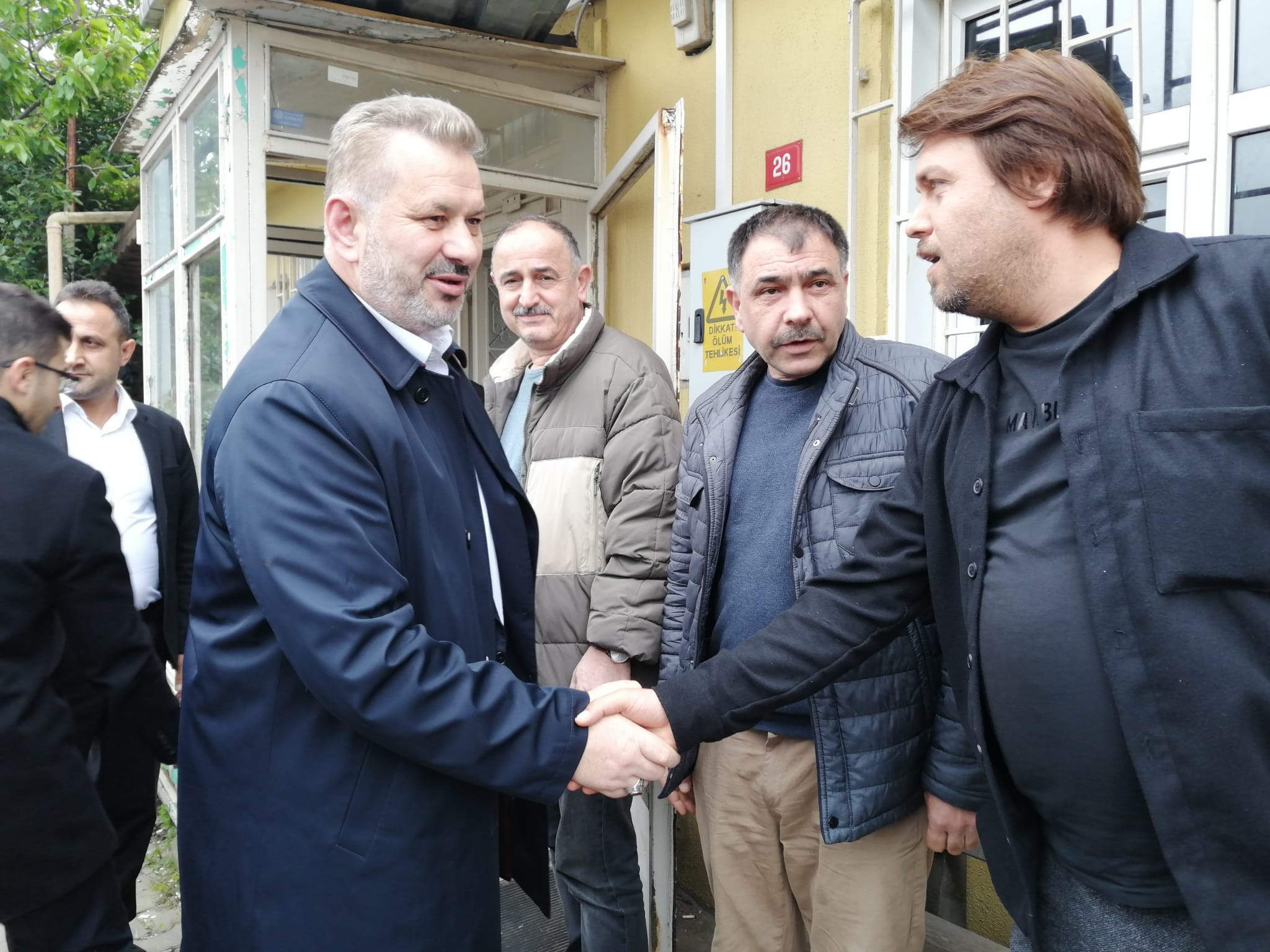 AK Parti Milletvekili adayı Hasan Turan Ataşehir ’de iş yeri ziyaretlerinde bulundu
