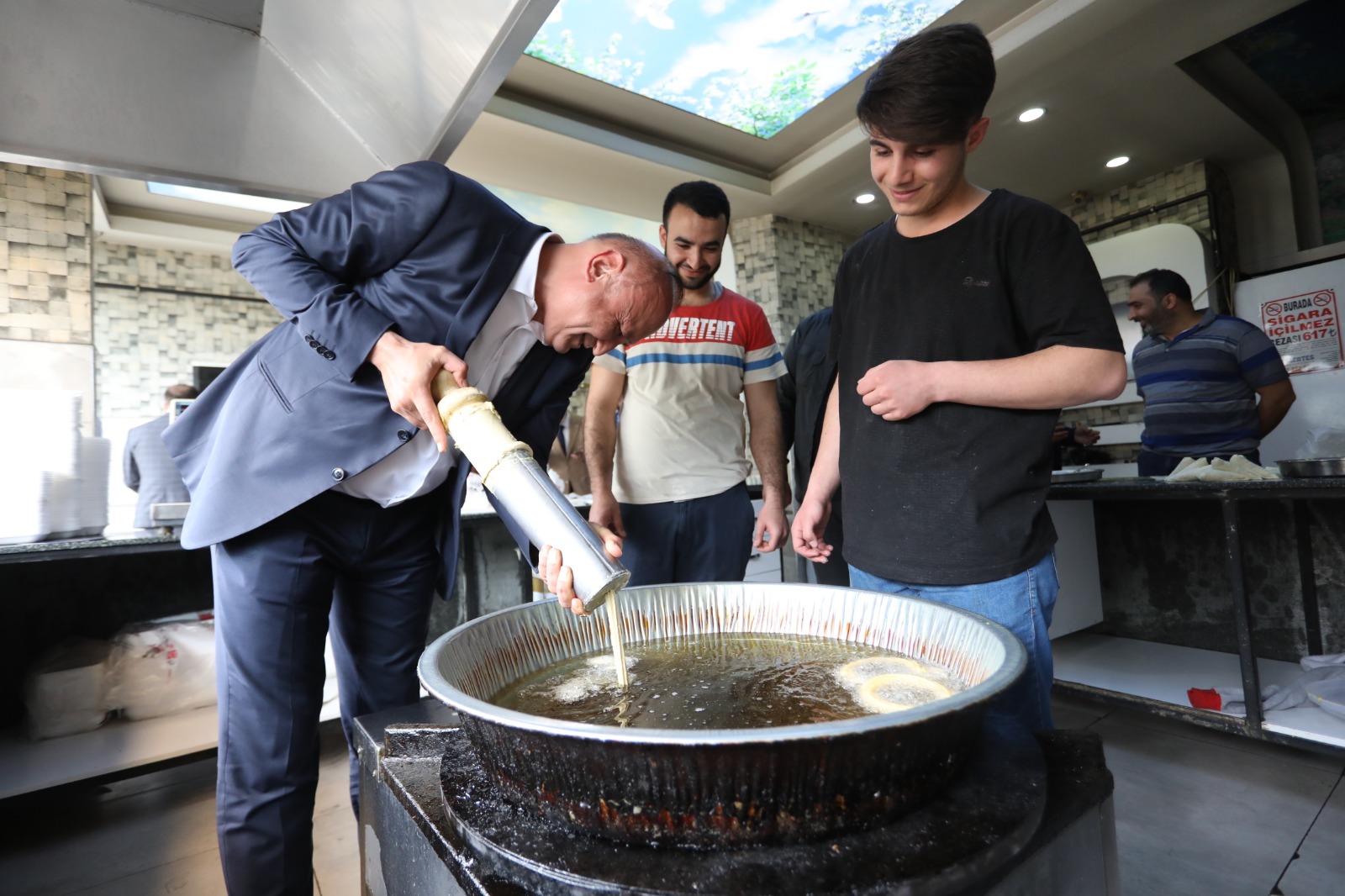 Melih Meriç esnafları dinledi, CHP'ye oy istedi
