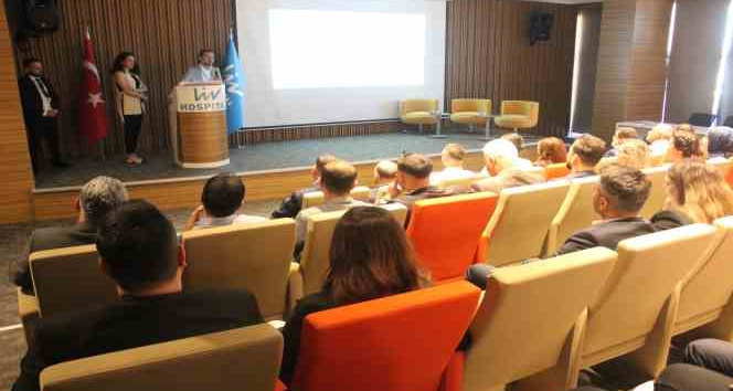 afet-ve-kriz-durumlarinda-insan-kaynaklarinin-rolu-konulu-sempozyum-duzenlendi