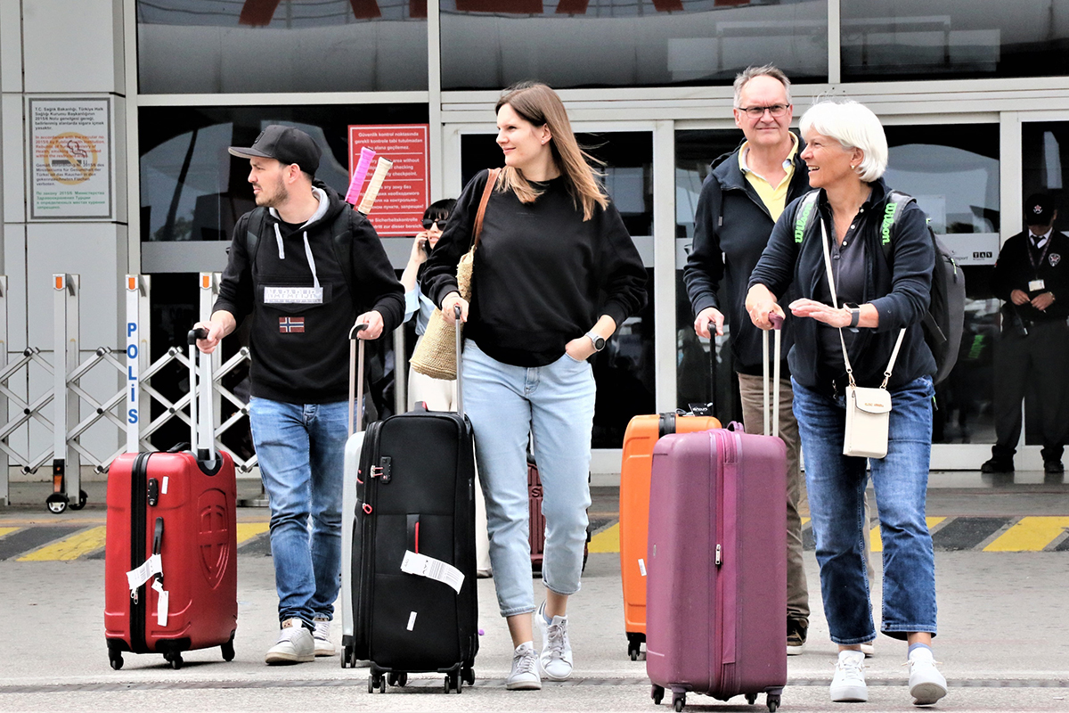 Antalya ’ya hava yoluyla gelen turist sayısı 5 milyonu geride bıraktı
