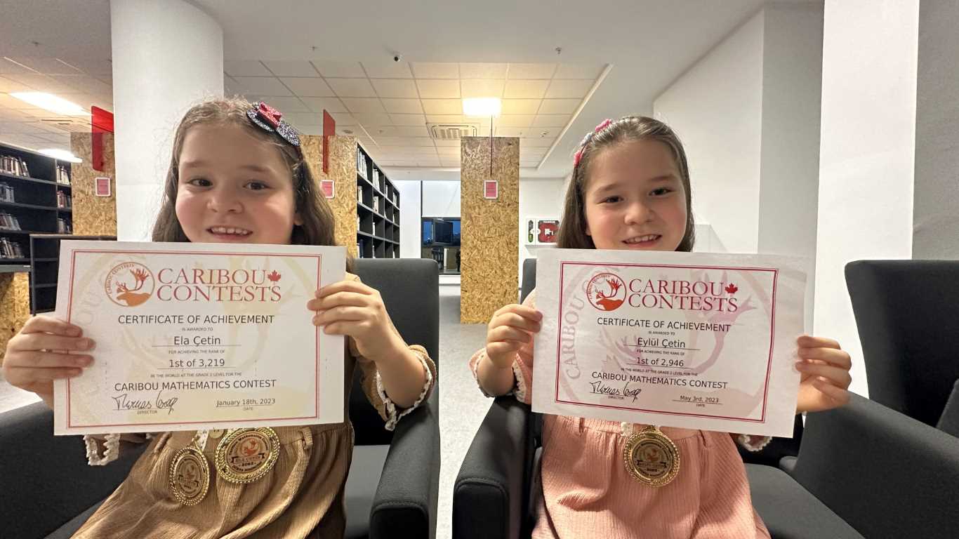 Matematikte dünya şampiyonu 8 yaşındaki ikizler üst üste rekor kırdı