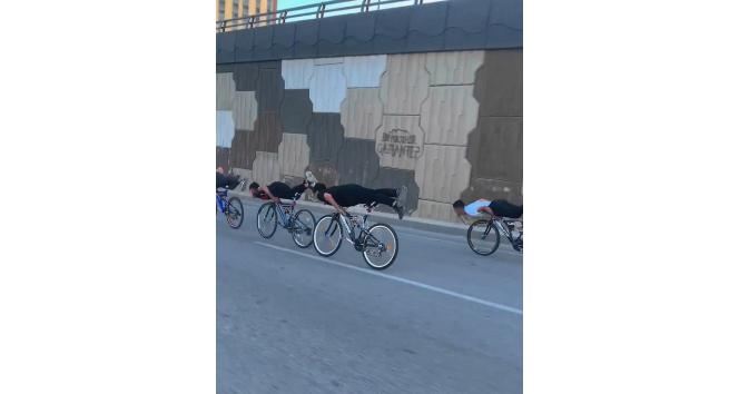 motosiklet-ve-bisiklet-suruculeri-yurekleri-agza-getirdi